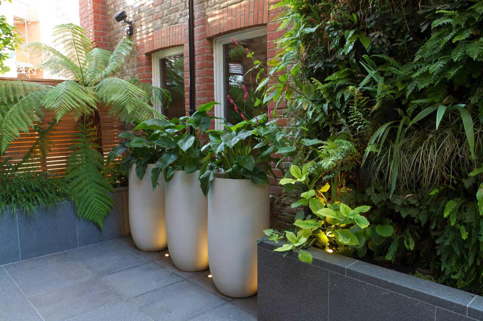 Parquización de entrada y acceso en Berazategui