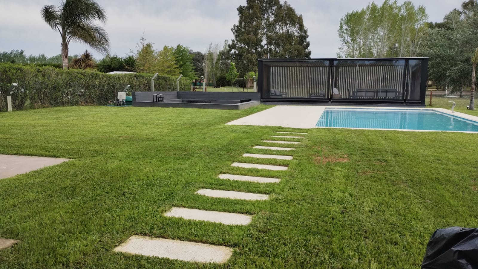 Detalle de trabajo de parquización realizado en San Isidro